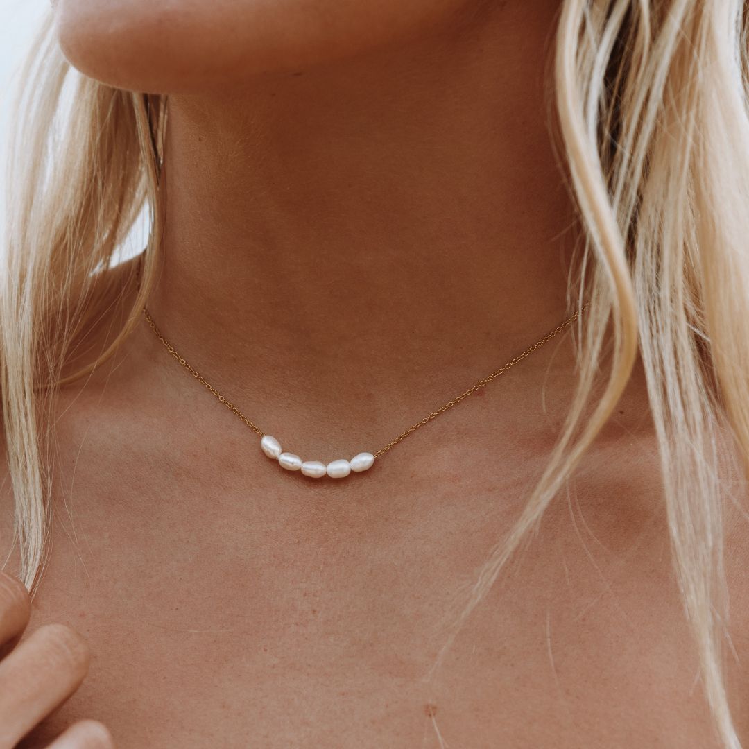 dainty-freshwater-pearl-necklace_4 Dainty Freshwater Pearl Necklace - Image 1