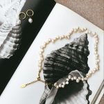 Hammered Pearl Hoop Earrings - Image 6